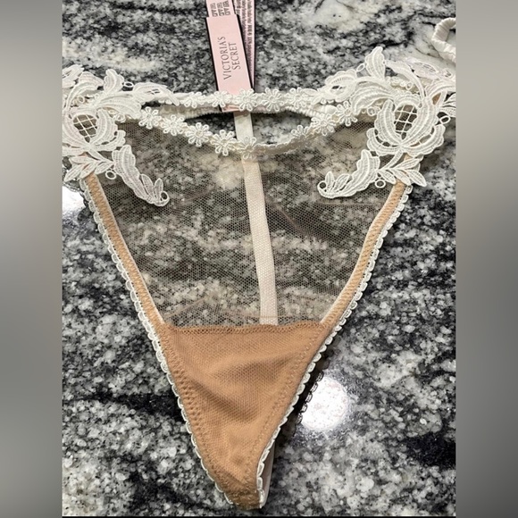 Victoria’s Secret V string Panty Large - Picture 3 of 9
